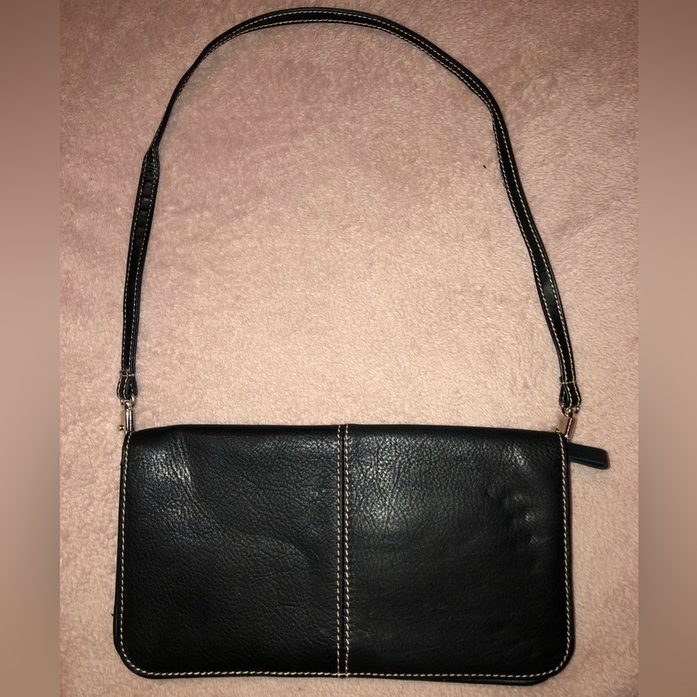 Slim shoulder purse.
